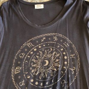 Hi-lo tee shirt. NWOT